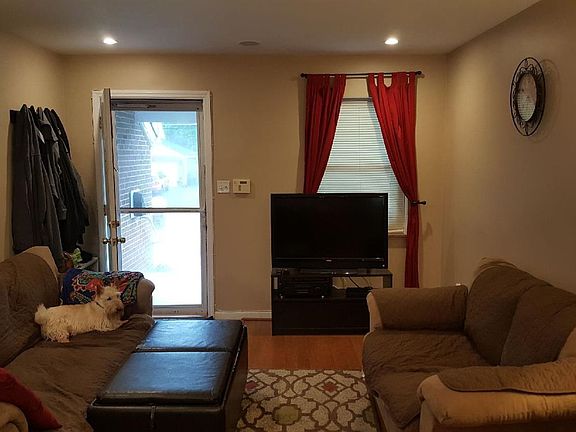 3rd image of 8396 Wicklow Ave