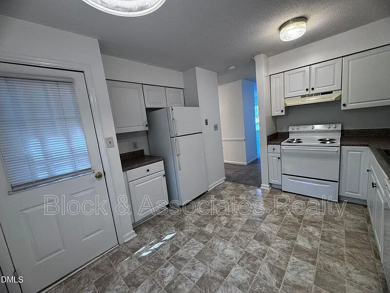 Falcon Ridge — Photo 2