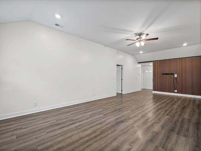 204 King Rd — Photo 5