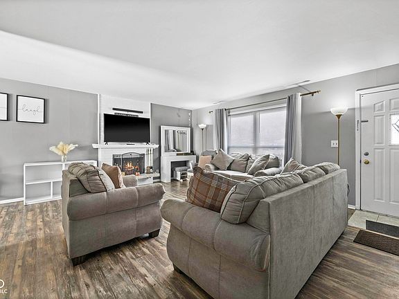 3rd image of 3640 Marseille Rd