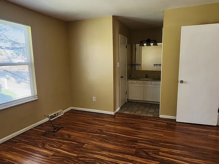 188 Paris Cir — Photo 11