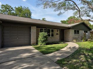 6809 Corona Dr, North Richland Hills, TX 76180
