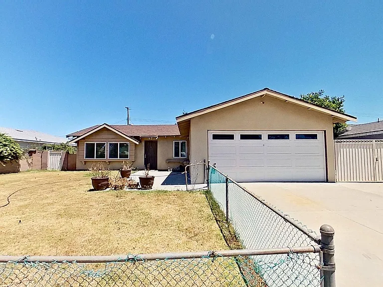 13922 Heidi St — Photo 2