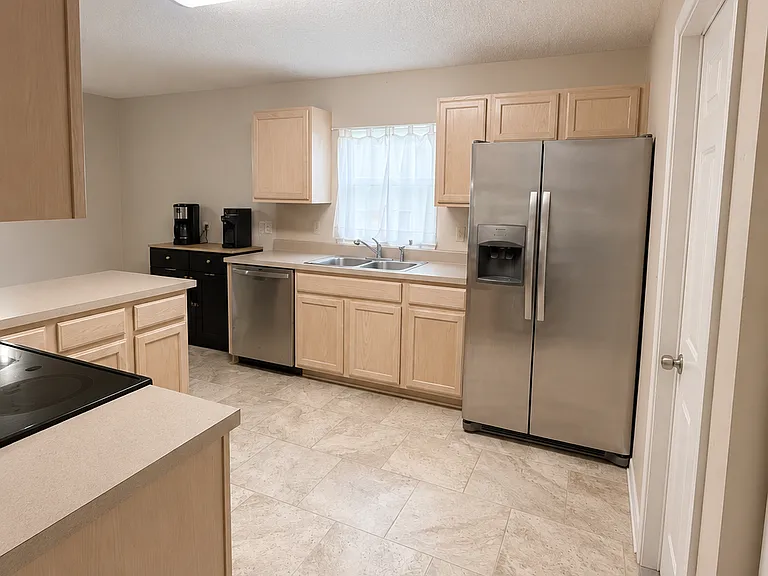 657 Intracoastal Cir — Photo 4