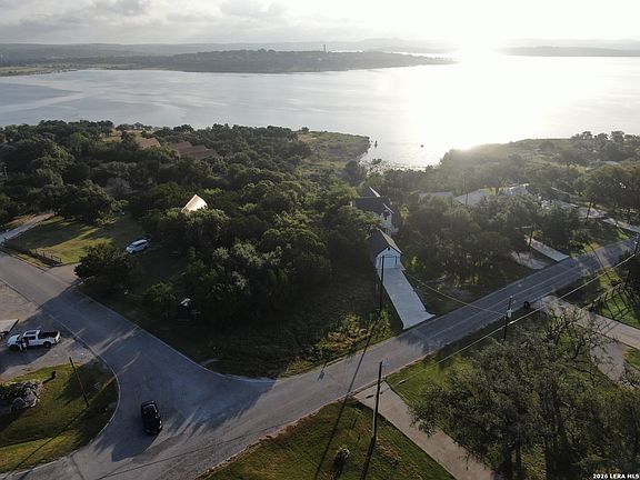 5th image of 2111 Lakeview LOT 1285