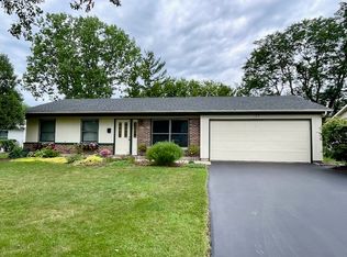 105 Burr Oak Dr, Lake Zurich, IL 60047