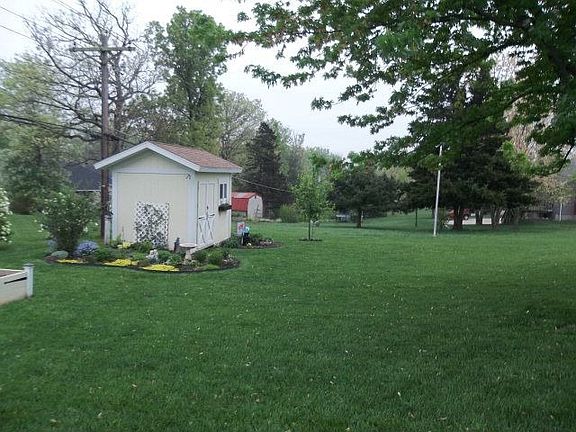 4th image of 4889 Woodhaven Dr