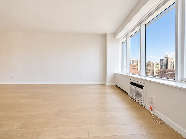 175 W 87th St #10A — Photo 6
