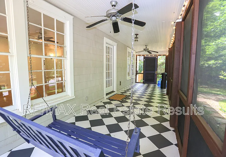 610 N Olive Ave — Photo 10