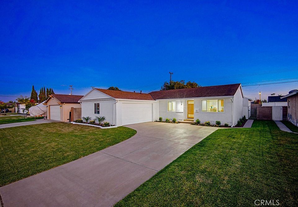 1st image of 8940 Comet Cir