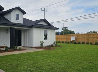 9225 Ridge Dr, Navarre, FL 32566