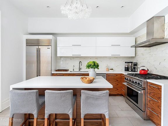 4th image of 455 1/2 Henry St