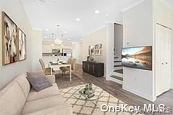 7 Nathan Hale Dr #A — Photo 2