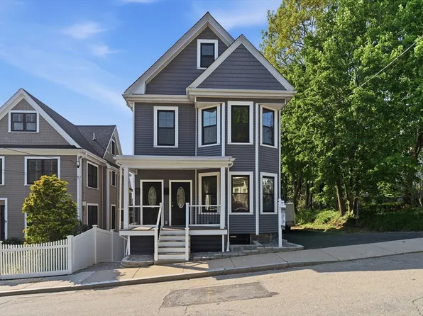9 June St, Roslindale, MA 02131