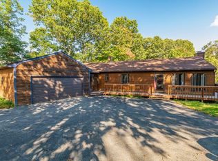 76 Burlingame Rd, Smithfield, RI 02917