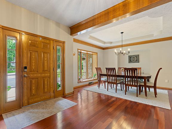 3rd image of 219 Eaglewood Pl