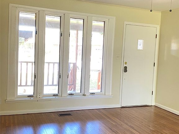 4th image of 428 S 78th East Ave