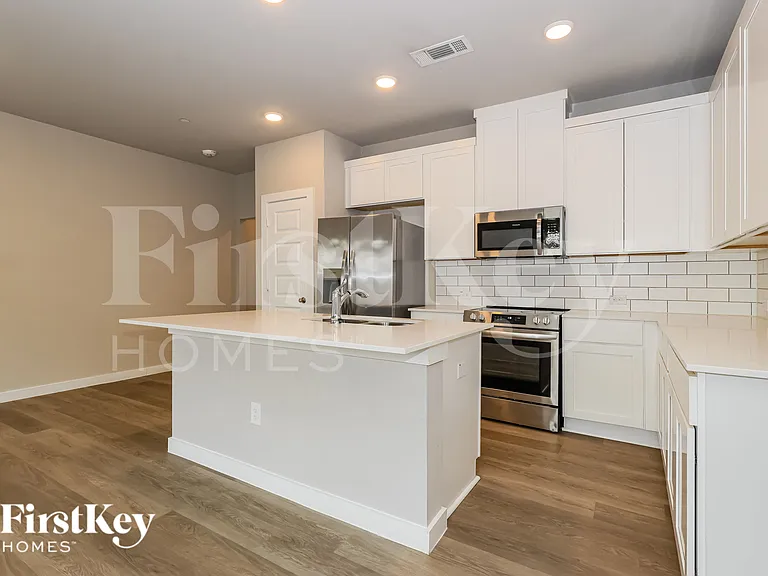 18342 W Centro Cir — Photo 9
