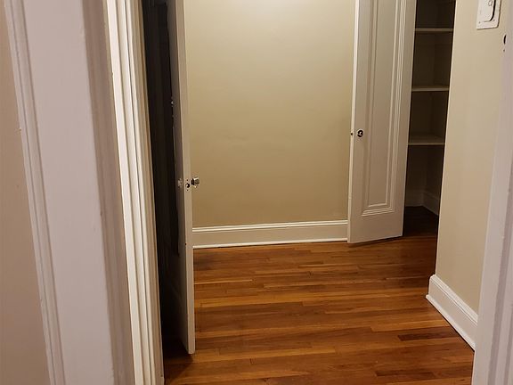 3rd image of 829 Elm St APT B3