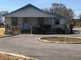 769 Credeur Rd, Scott, LA 70583