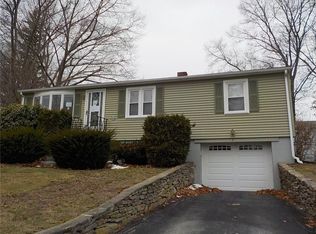 8 Circle Rd, Smithfield, RI 02917
