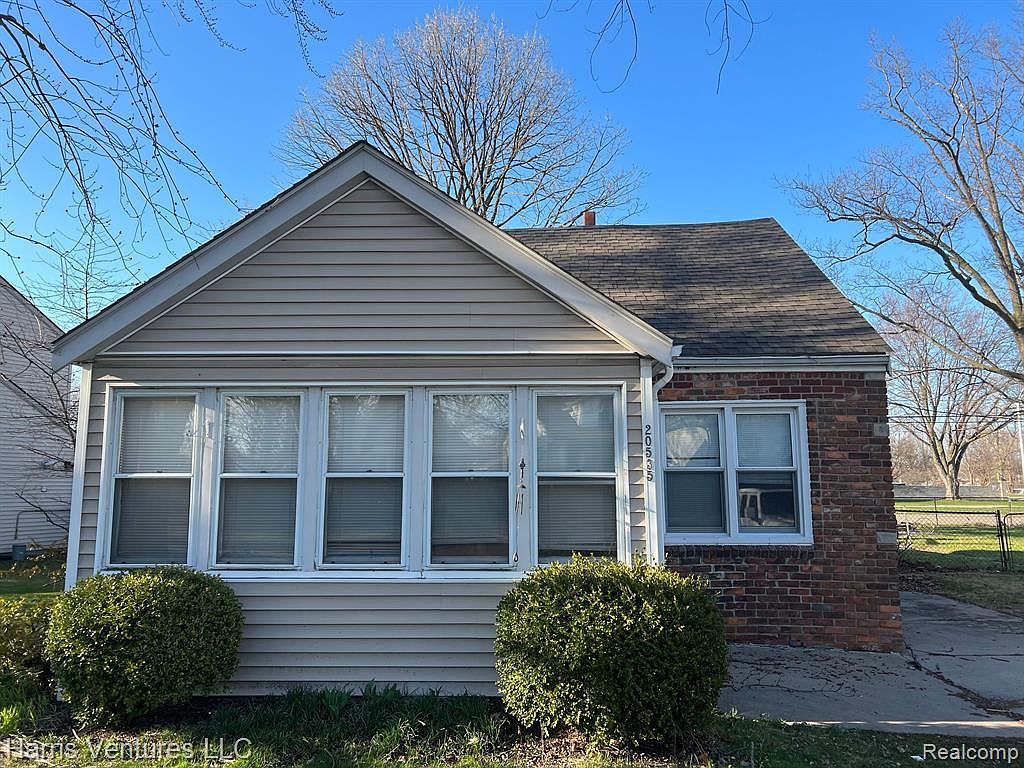20535 Ridgemont Rd, Harper Woods, MI 48225 Zillow