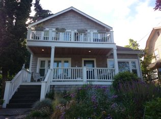 3208 Franklin Ave E, Seattle, WA 98102
