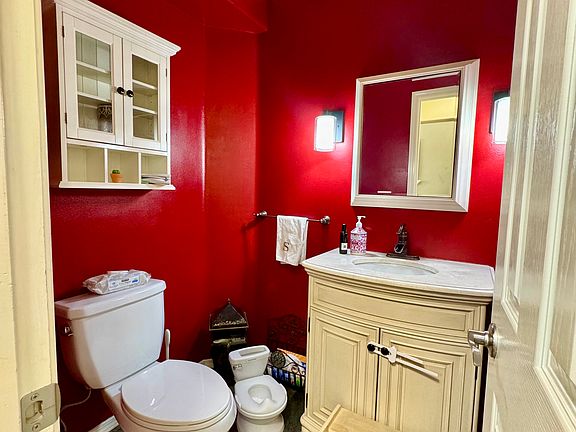 2nd image of 2121 Meander Dr