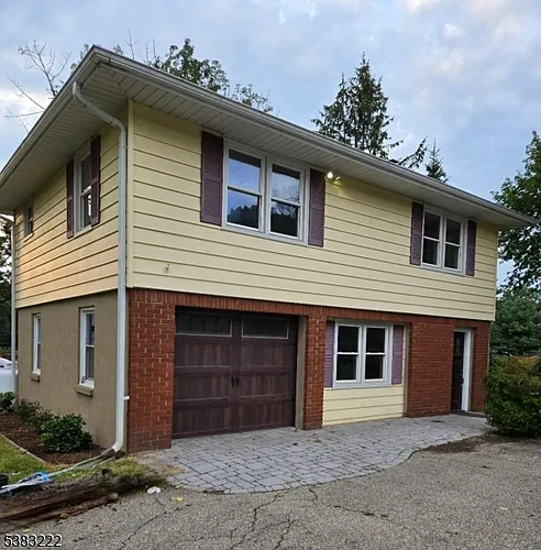 42 1/2 Randall Ave Photo 1