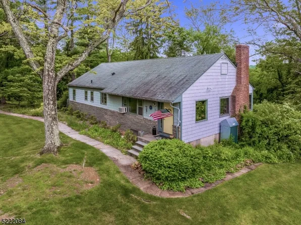 26 E Rayburn Rd, Long Hill Twp., NJ 07946