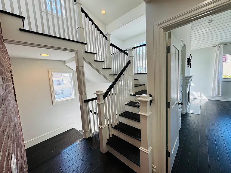 200 Sapphire Ave #200 — Photo 27