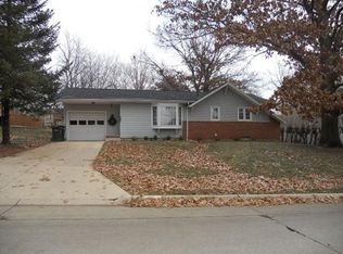 3210 Carlton Dr, Cedar Falls, IA 50613