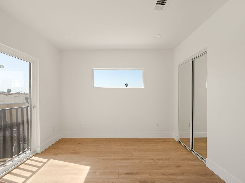 1st image of 1619 2nd Ave