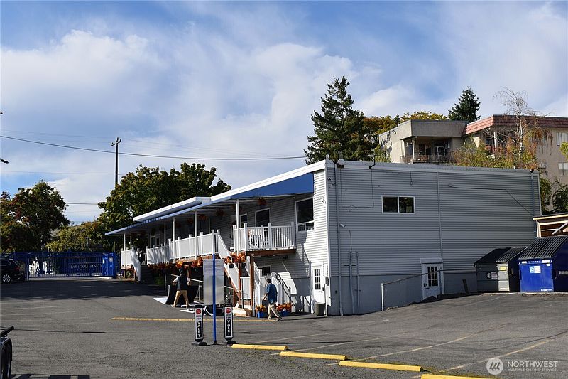 5th image of 9050 Seward Park Ave #146