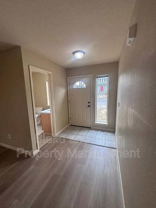 3 bed, 2.5 bath, 1500 sqft, $2,395 — Photo 2