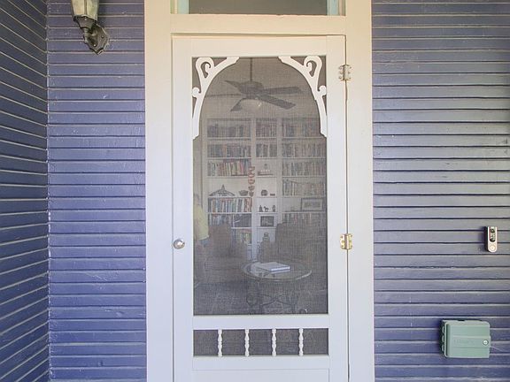 5th image of 920 Lincoln Ave