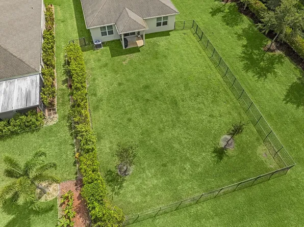 2281 Garfield Drive SW, Vero Beach, FL 32968