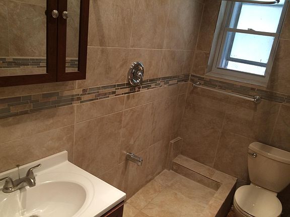 5th image of 1044 Findlay Ave