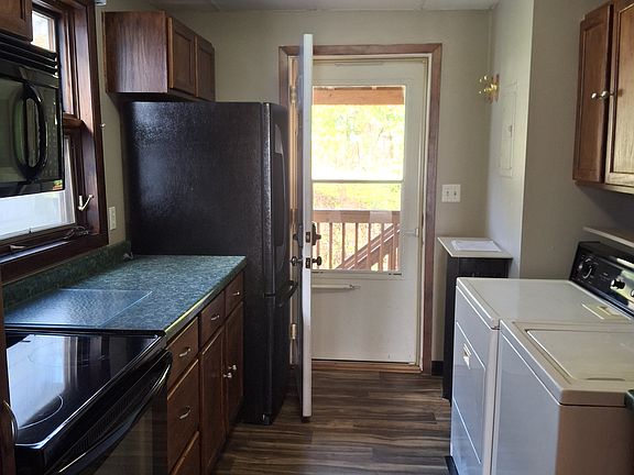 4th image of 729 W 2nd St #2