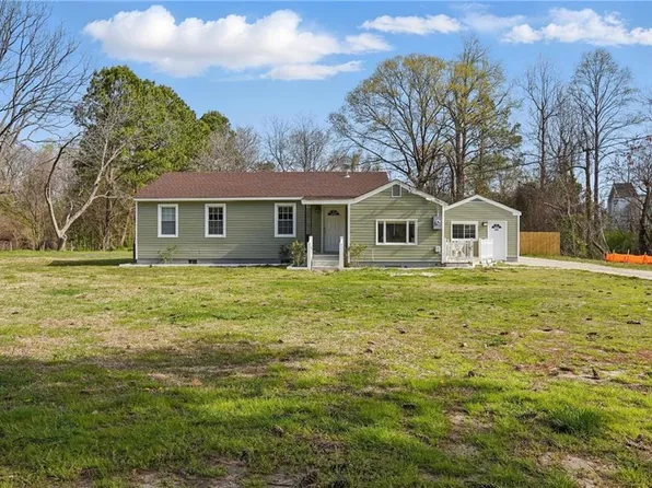 1124 Lindale Dr, Chesapeake, VA 23320