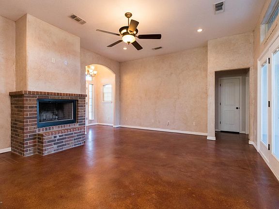 5th image of 1800 Berkley Ct
