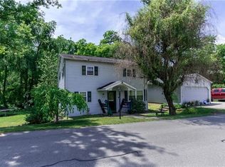 210 Oglevee Ln, Connellsville, PA 15425