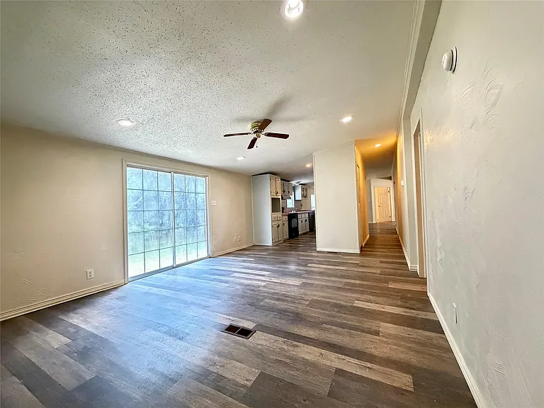 372 County Road 4450 — Photo 4