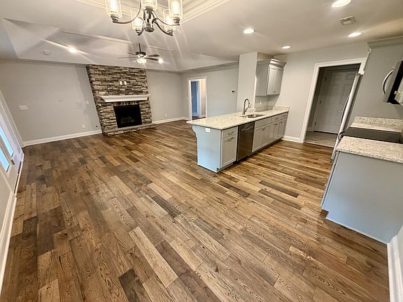 2nd image of 114 Lala Ln