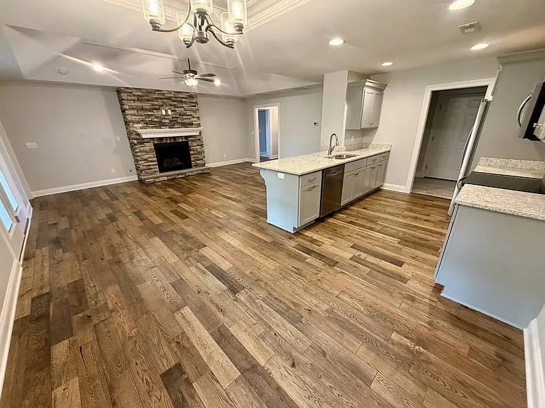 114 Lala Ln — Photo 2