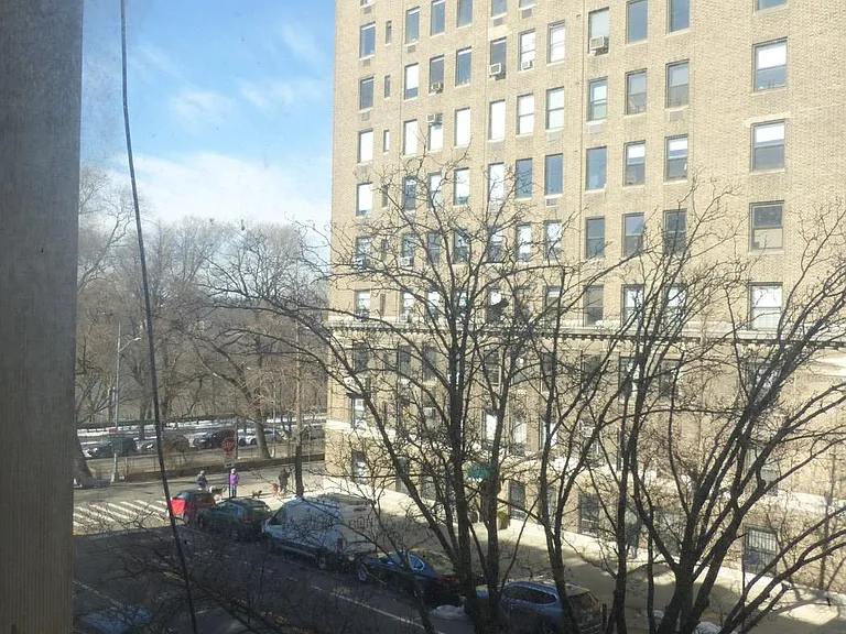 318 W 106th St #4FW — Photo 9