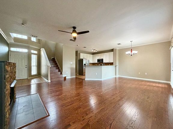 4th image of 3300 Forest Creek Dr