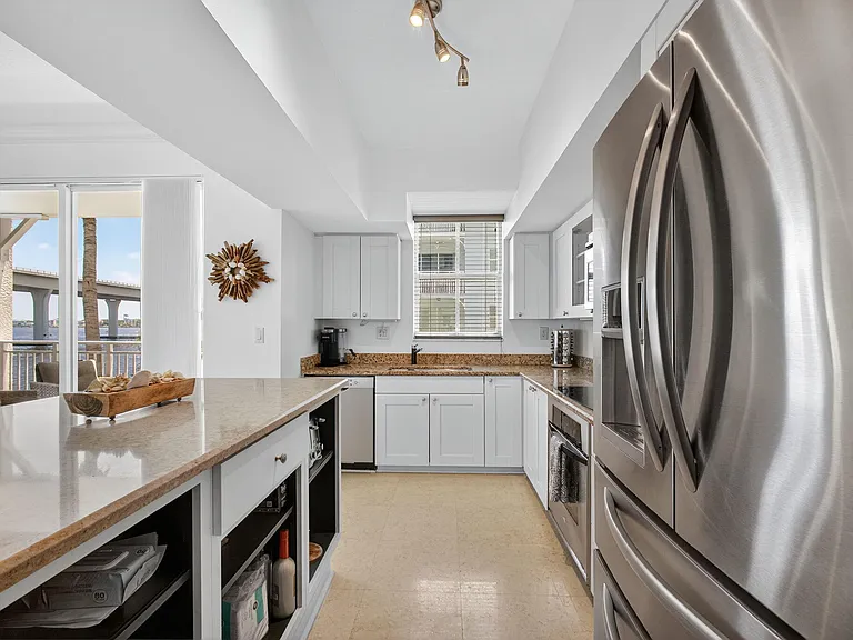 275 NW Flagler Ave #204 — Photo 15