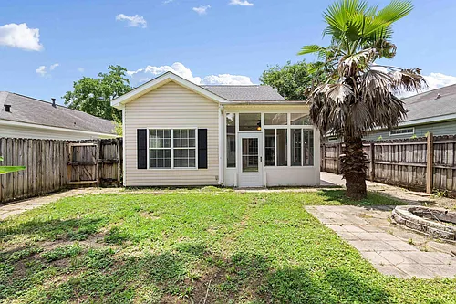 2033 Post Oak Ct Photo 1