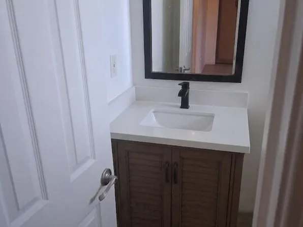 13757 Vanowen St #1, Van Nuys, CA 91405